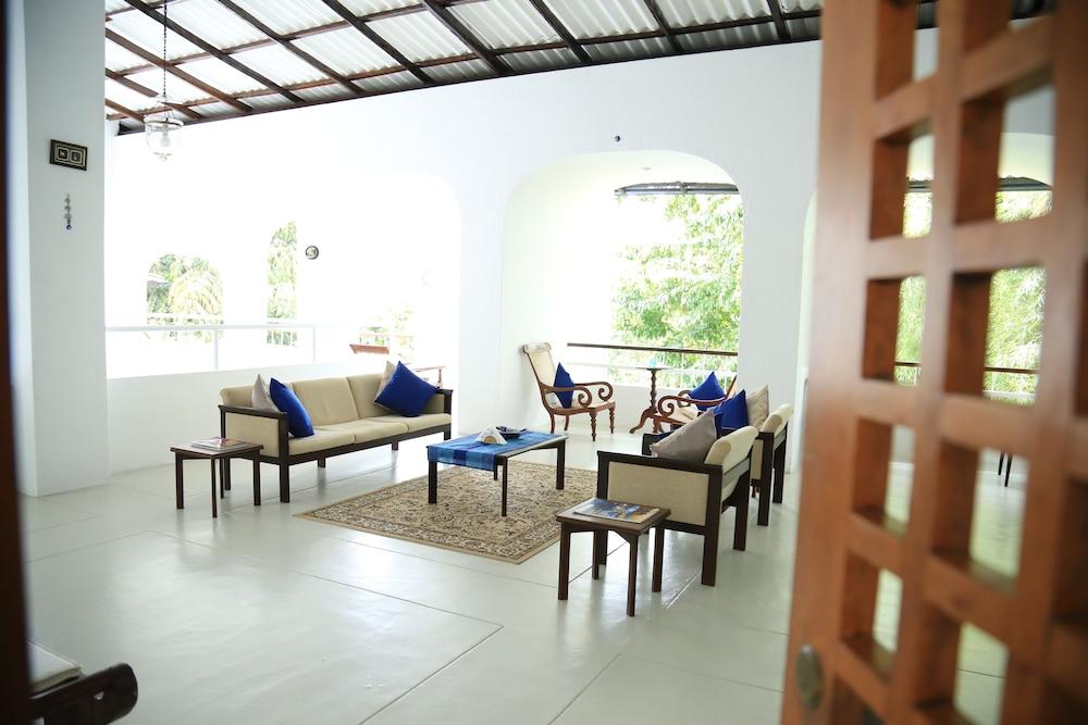 Regent Lodge Hotel & Villa Kandy Extérieur photo