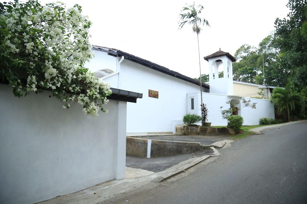 Regent Lodge Hotel & Villa Kandy Extérieur photo