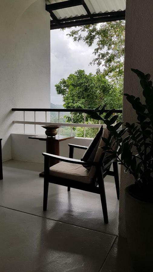 Regent Lodge Hotel & Villa Kandy Extérieur photo